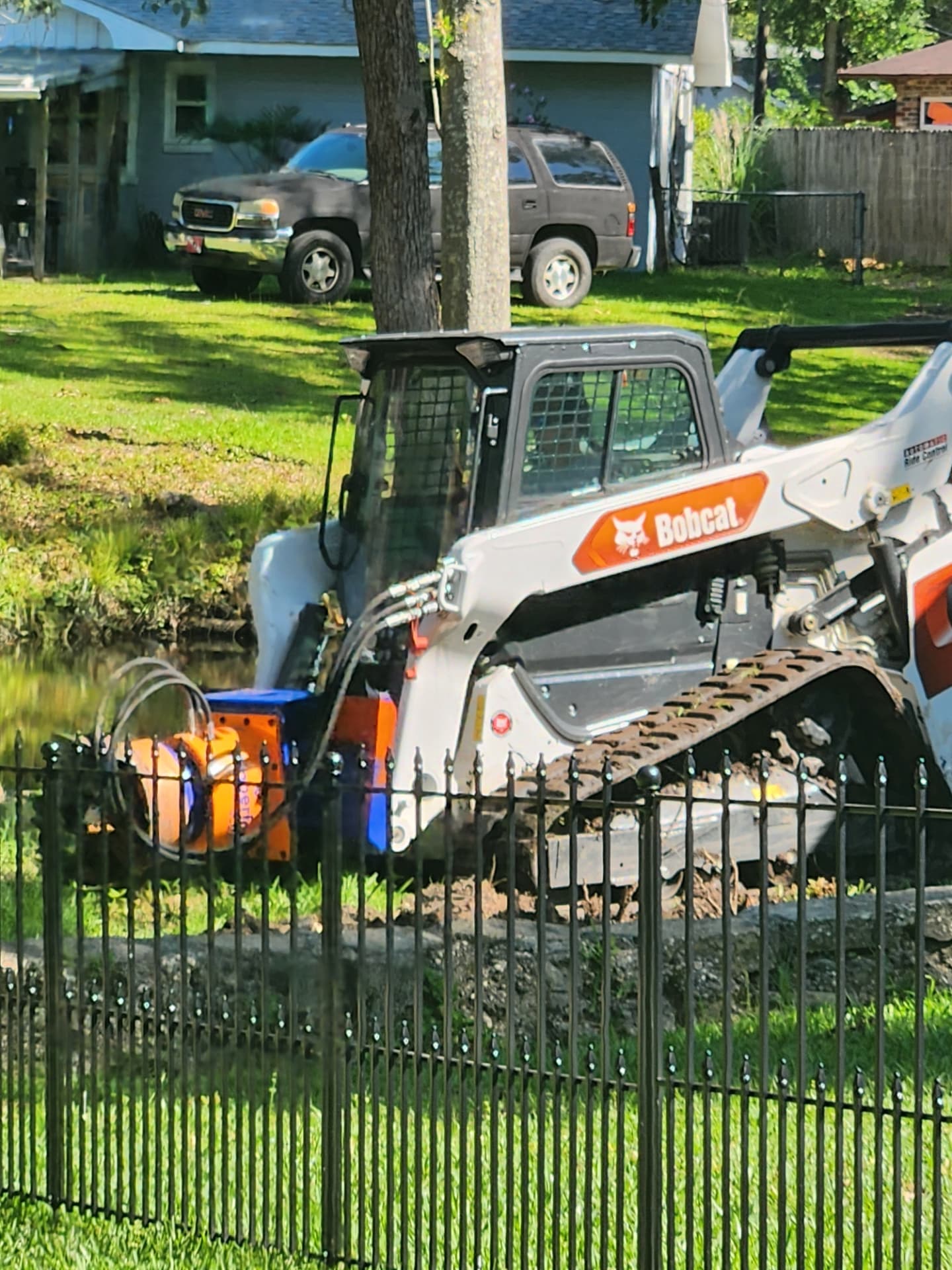 Close-up of Bobcat T76 cabin and tracks